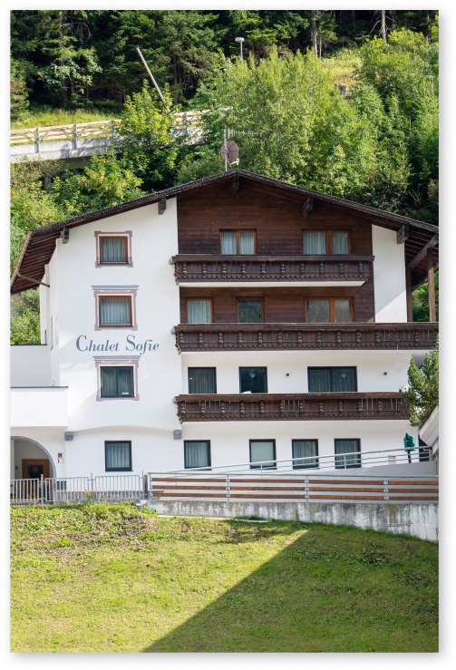 Ferienwohnung Ischgl Chalet Sofie Start Sommer Ansicht